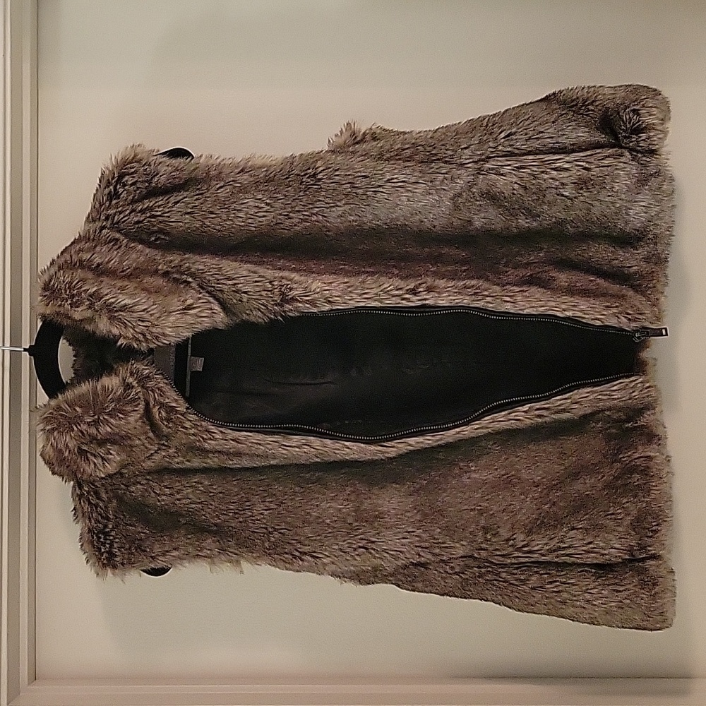 Banana Republic Faux Fur Vest!